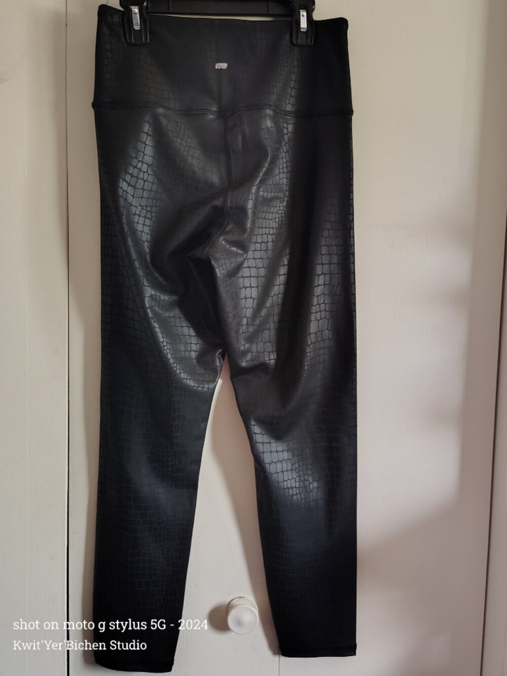 Women's Athletic Leggings Textured Black croc Pattern Marika